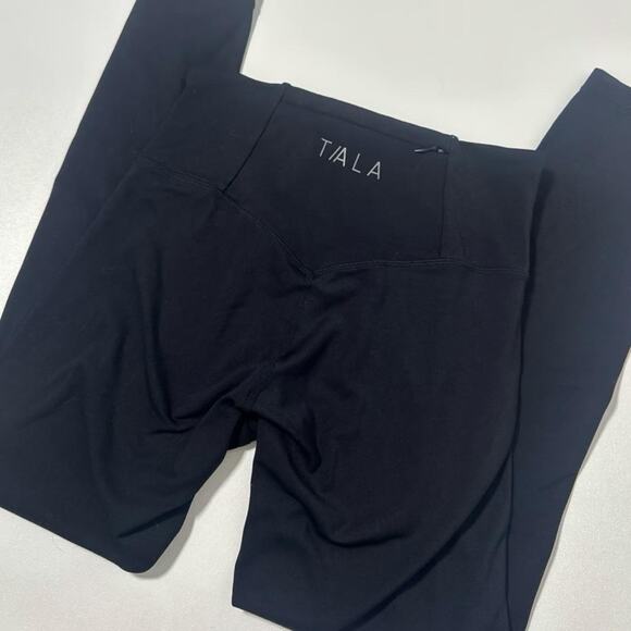Tala Skinluxe Legging - Picture 1 of 4